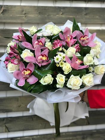 Букет цветов из: Розы и Хризантемы в Шаркан