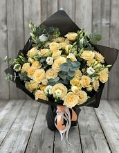 Букет цветов из:  Розы и Лизиантусы в Шаркан