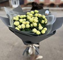 Букет Белые кустовые розы Солинеро в Шаркан