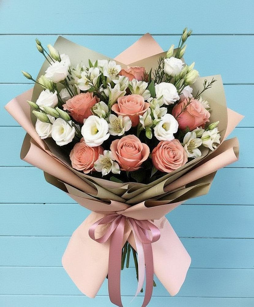 Букет цветов из: Розы, Альстромерии и Лизиантусы в Шаркан
