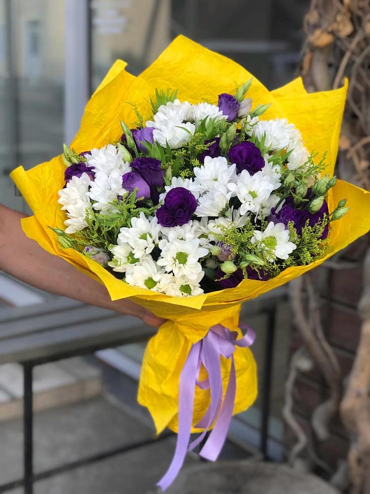 Букет цветов из: Ирисы, Хризантемы и Ромашки в Шаркан