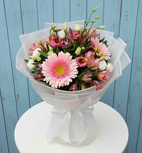 Букет цветов из:  Герберы, Альстромерии и Лизиантусы #REPLACE_PRED# Шаркан
