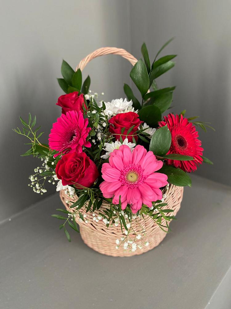 Цветочная композиция из Розы, Хризантемы и Герберы в корзине в Шаркан
