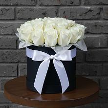 Цветочная композиция из Розы в шляпной коробке в Шаркан