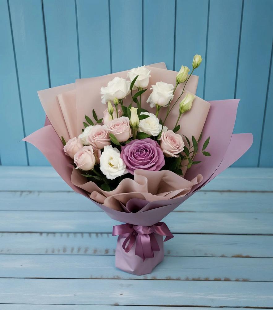 Букет цветов из: Розы и Лизиантусы в Шаркан